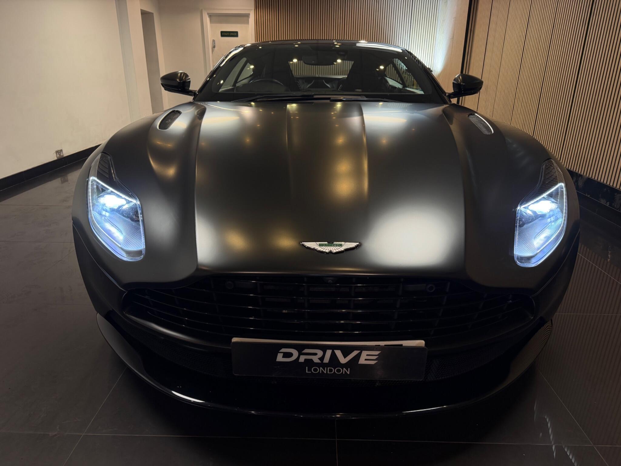 Aston Martin DB11